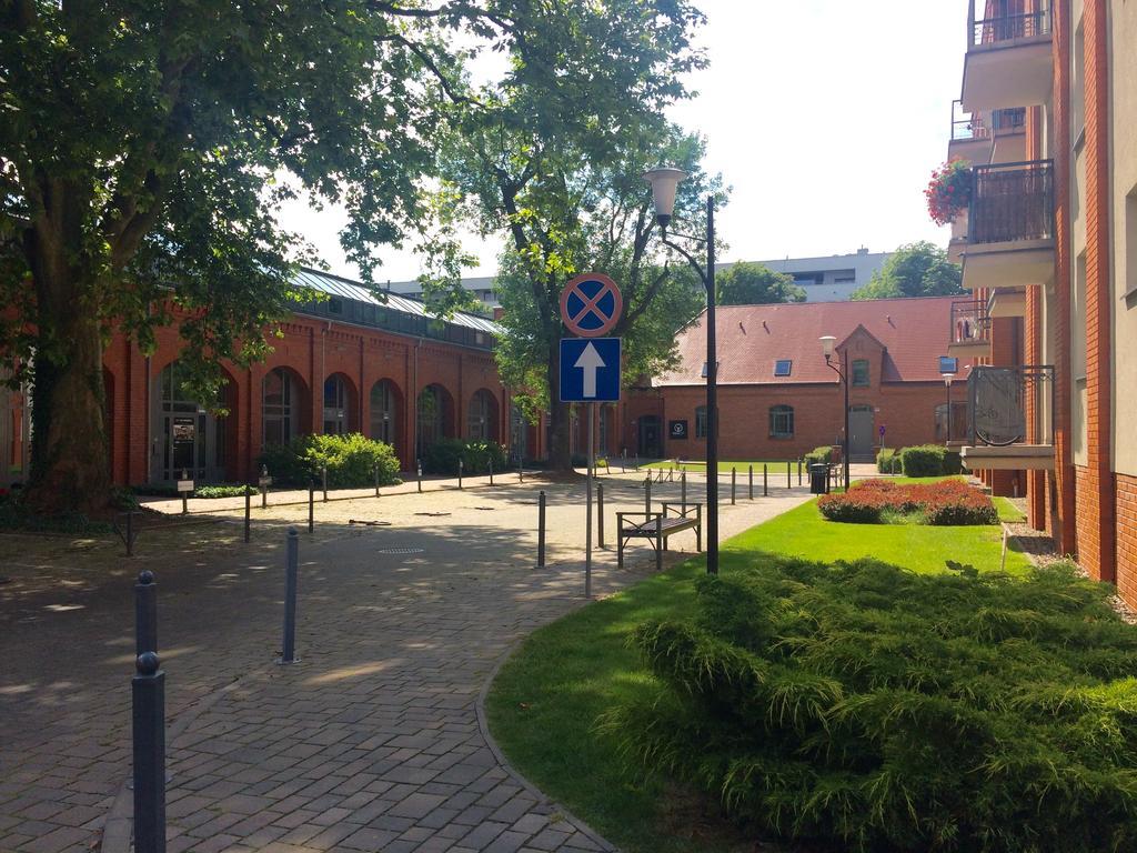 ポズナンApartament Przy City Parkuアパートメント エクステリア 写真