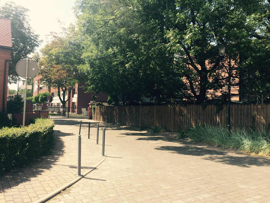 ポズナンApartament Przy City Parkuアパートメント エクステリア 写真